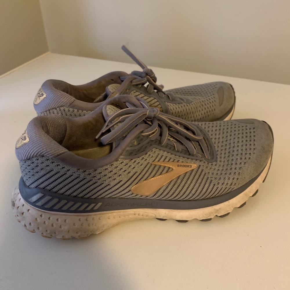 Brooks Running Shoes - Size 8 - Gray